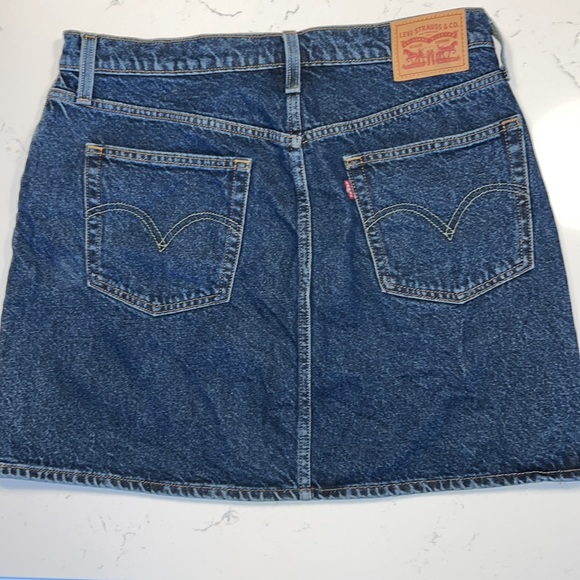 Levi Strauss Denim Skirt Waist 32 length 17 - Picture 3 of 7
